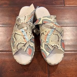 Platform sandals.